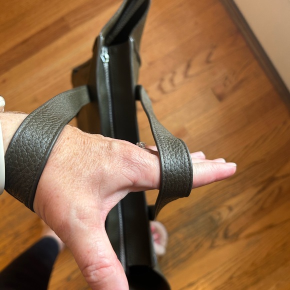 All Saints moss green leather tote with top zipper, pouch and original dust bag - Picture 5 of 17